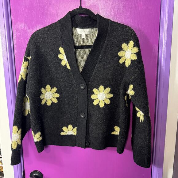 Chelsea and Theodora Black Daisy Floral Button Front Cardigan Sweater Small - Picture 2 of 8